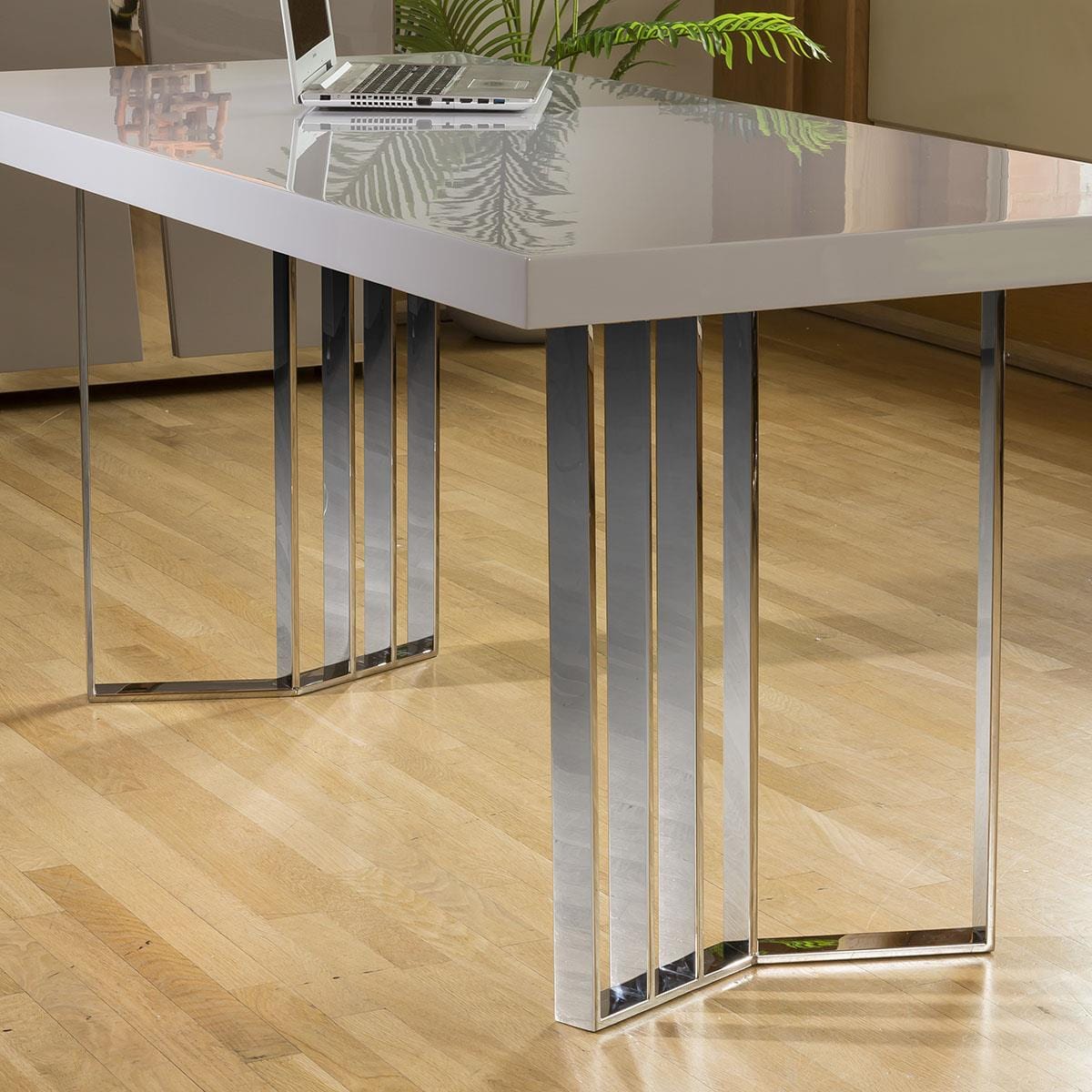 Quatropi 2 Desk arrangement in a grey gloss and stainless finish with chest of drawers