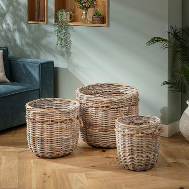 Quatropi Cotswold Set of 3 Round Grey Wicker Baskets with Rope Handles