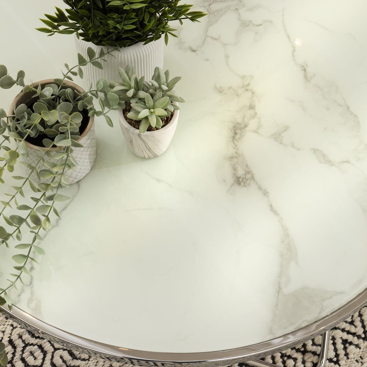 Quatropi Mid-Century White & Chrome Metal Round Coffee Table - Marble-Effect Glass