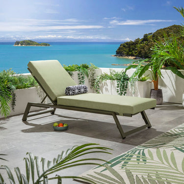 Quatropi Modern Outdoor Garden Lounger Cushioned Sun Lounger Green Aluminium