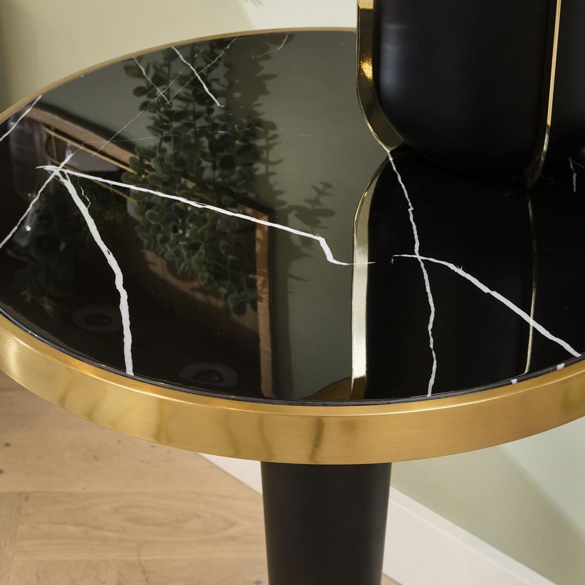 Quatropi Small Round Luxury Hallway Lamp Table - Ø60cm Black Marble & Brass Base