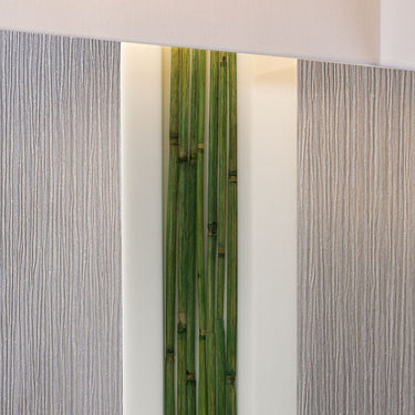 Quatropi Stunning + Unique Acrylic / Bamboo table lamp/light white shade Guana