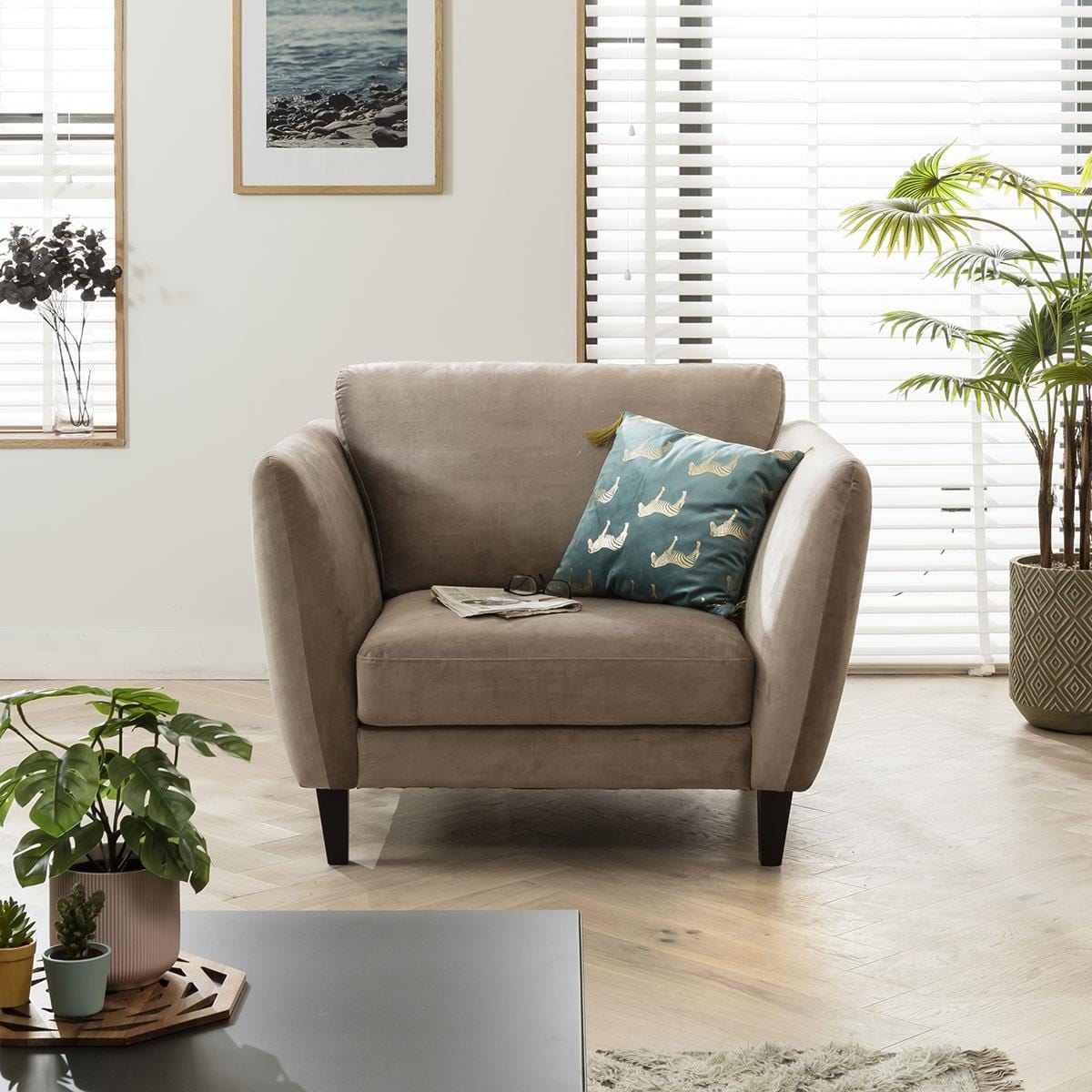 Quatropi California Modern Armchair | Luxurious Beige Textured Velvet 110cm _ 90cm