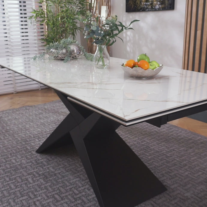 Quatropi Extendable Dining Table