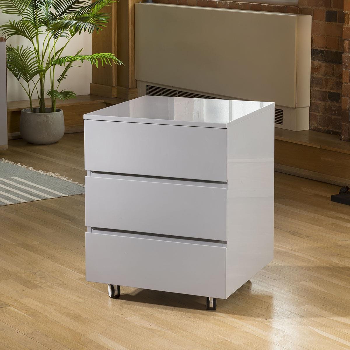 Quatropi 2 Desk arrangement with chest of drawers in a grey gloss and stainless finish