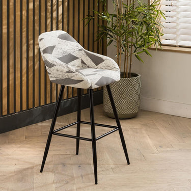 Quatropi 4 Maddox Counter Height Bar Stools Cream