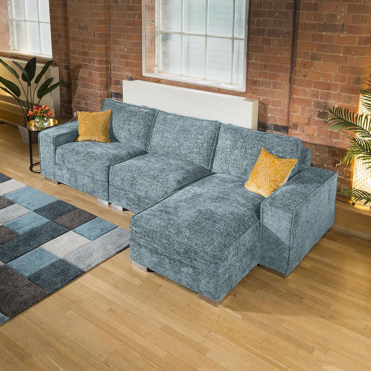 Quatropi Luxury Large Modern Comfy 3 Seater & Chaise Many Colours & Fabrics 1R