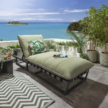 Quatropi Modern Garden Cushioned Sun Lounger Premium Outdoor Patio Green