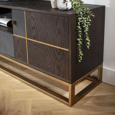 Quatropi Modern Large Wooden TV Stand Cabinet Unit Brown Oak Shagreen 180cm
