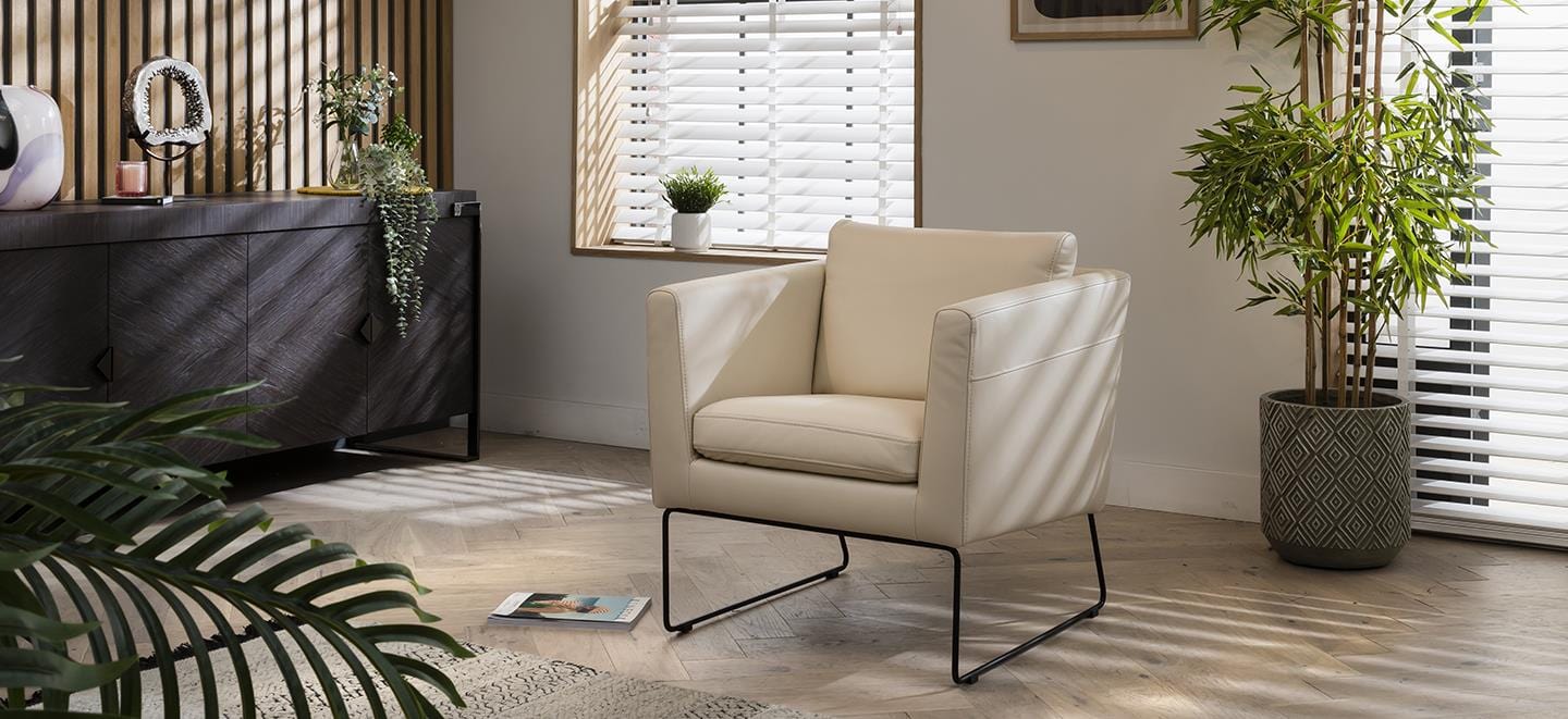 Quatropi Modern Leather Accent Chair - Premium Real Leather Armchair - Metal Legs