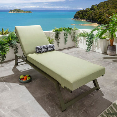 Quatropi Modern Outdoor Garden Lounger Cushioned Sun Lounger Green Aluminium