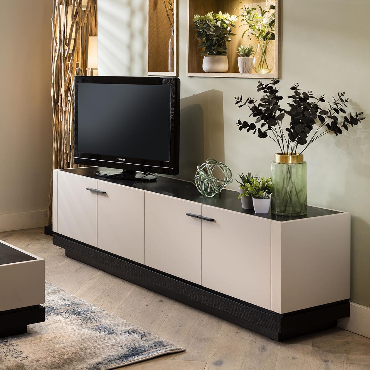 Extra Large TV Cabinet Stand 4 Door Storage Media Unit Natural Oak 240cm –  Quatropi