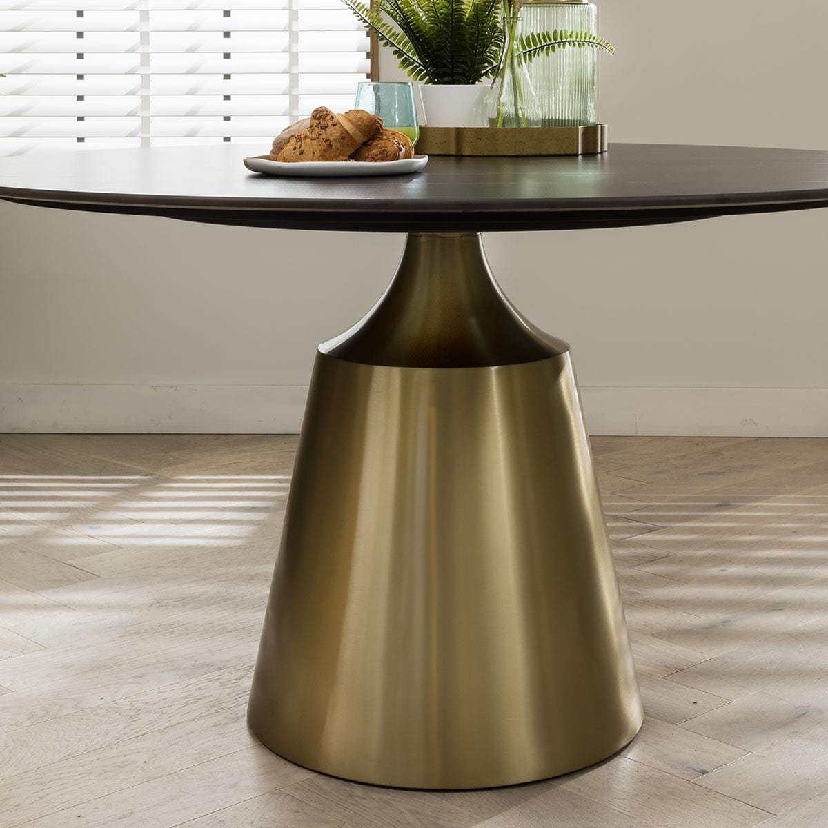 Quatropi Round Dining Table 135cm 4-Seater Luxury Black Ceramic Mable - Metal Pedestal Base