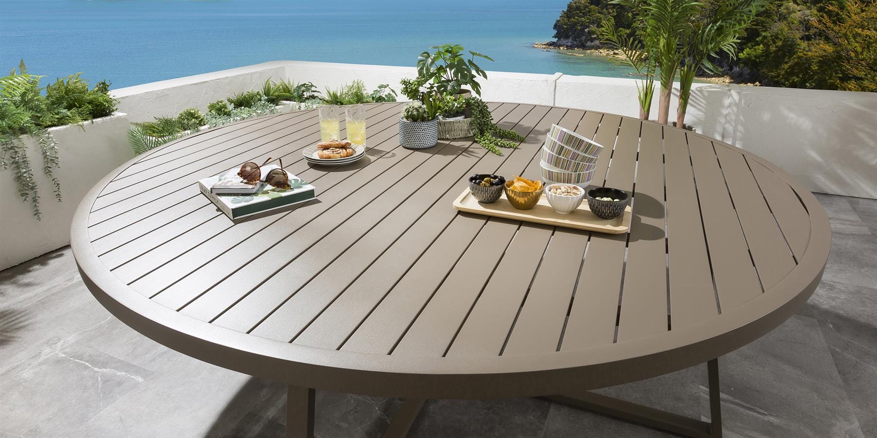 Round Extra Large 10 Seater Garden Dining Table Beige Aluminium 200cm ...