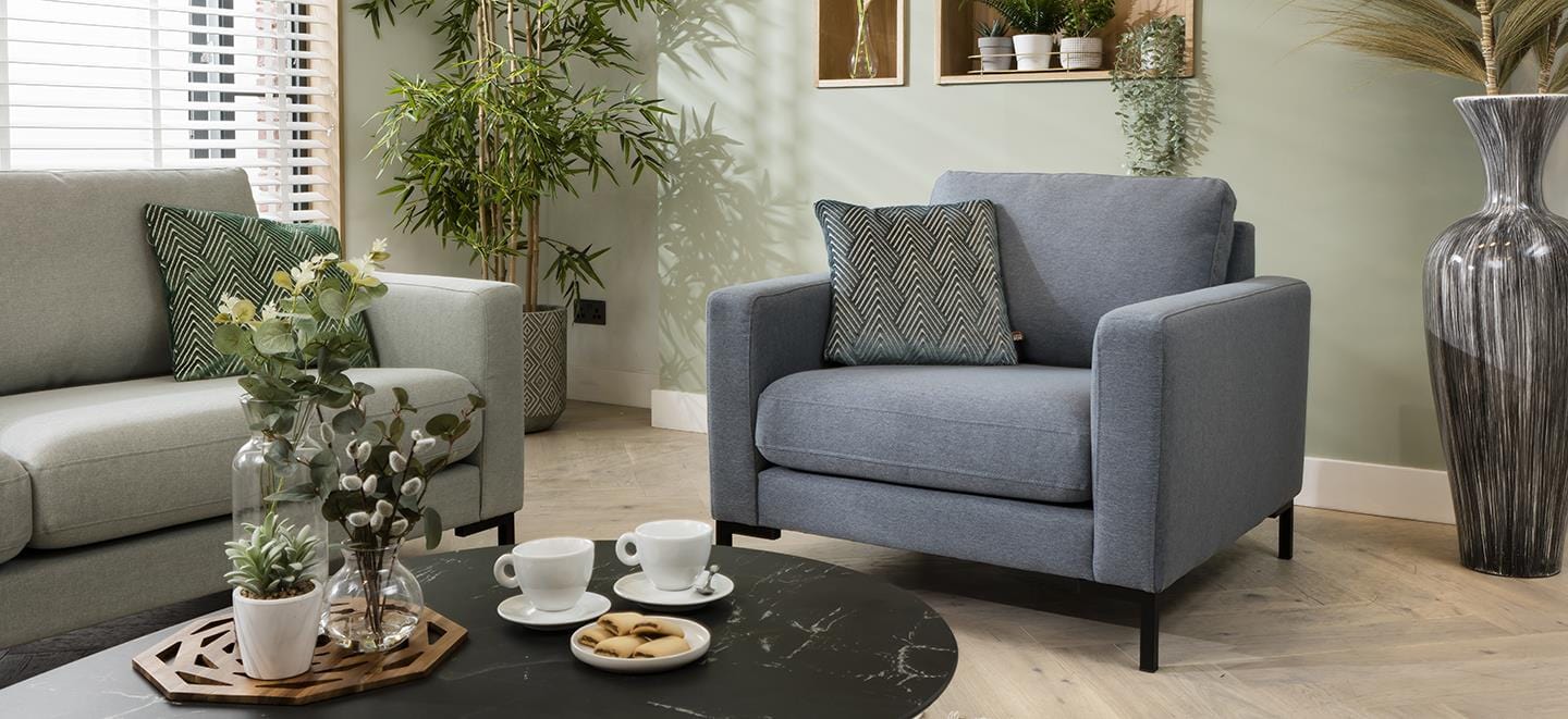 Quatropi Modern Armchair - Metal Legs - Luxury Living Room Chair - Morris-GT Blue