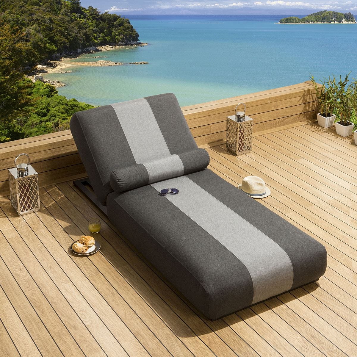 Quatropi Set of 2 Premium Garden Fabric Lounger / Sunbed / Day Bed Black / Grey Cancun